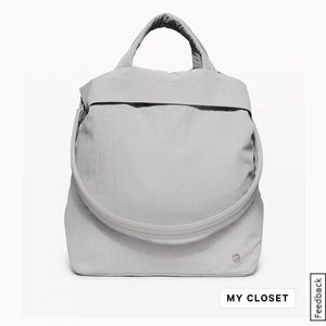 Lululemon On My Level silver/grey bag